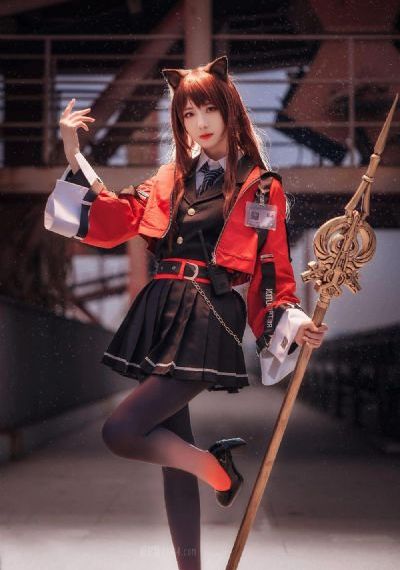 性开放的裸体瑜伽